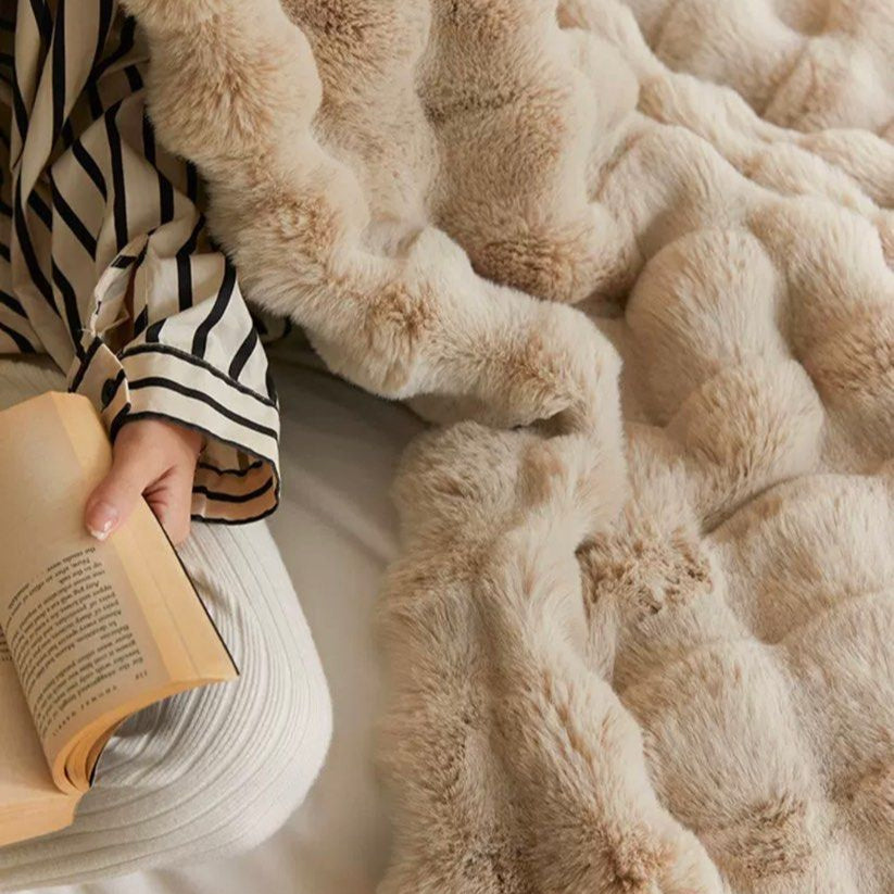 VOLKE Minimalistic Sofa/Bedroom Blanket