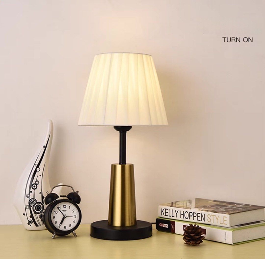 YANGS Modern Table Lamp