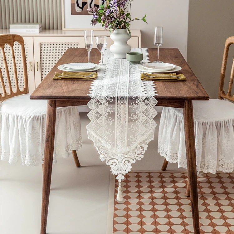 ZANN Lace Table Runner