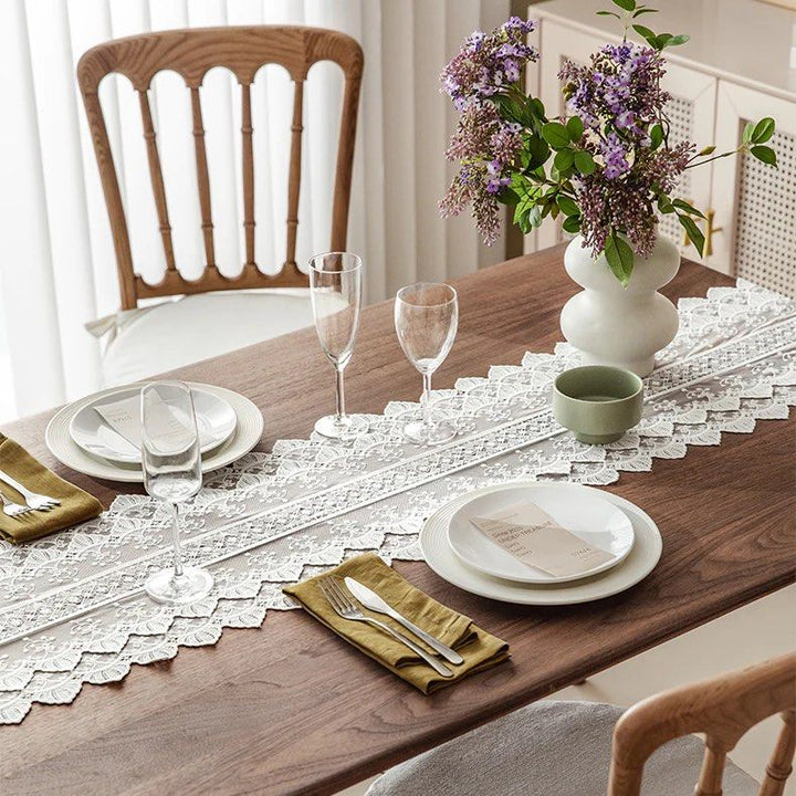ZANN Lace Table Runner