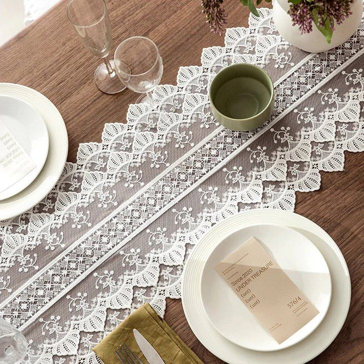 ZANN Lace Table Runner