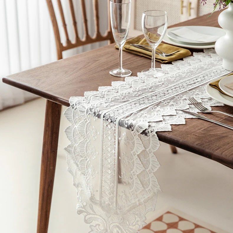 ZANN Lace Table Runner
