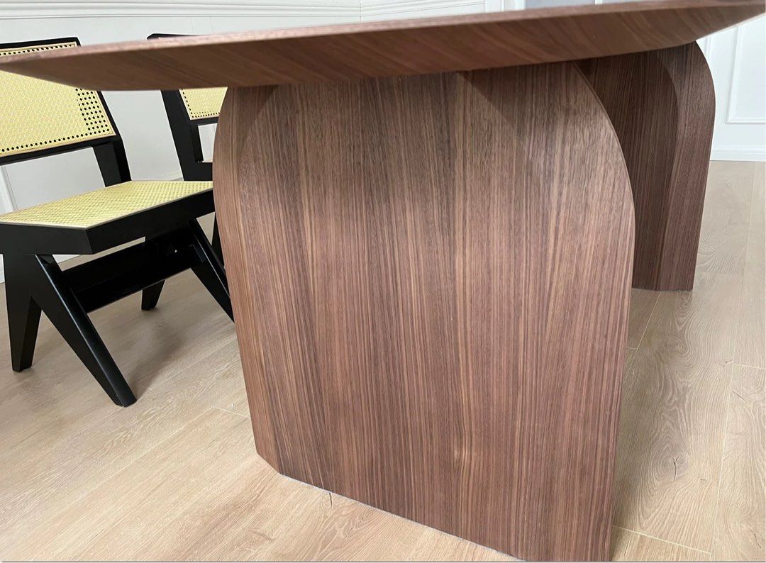 AUSTON Wood Dining Table